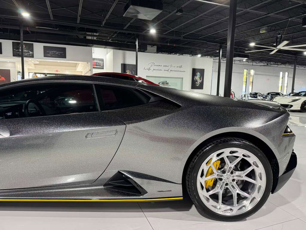 2020 Lamborghini Huracan EVO ALL-WHEEL DRIVE! leather/alcantara interior, Sensonum hi-fi audio system AND MUCH MORE!! Fort Lauderdale FL