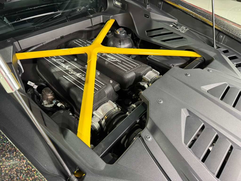 2020 Lamborghini Huracan EVO ALL-WHEEL DRIVE! leather/alcantara interior, Sensonum hi-fi audio system AND MUCH MORE!! Fort Lauderdale FL