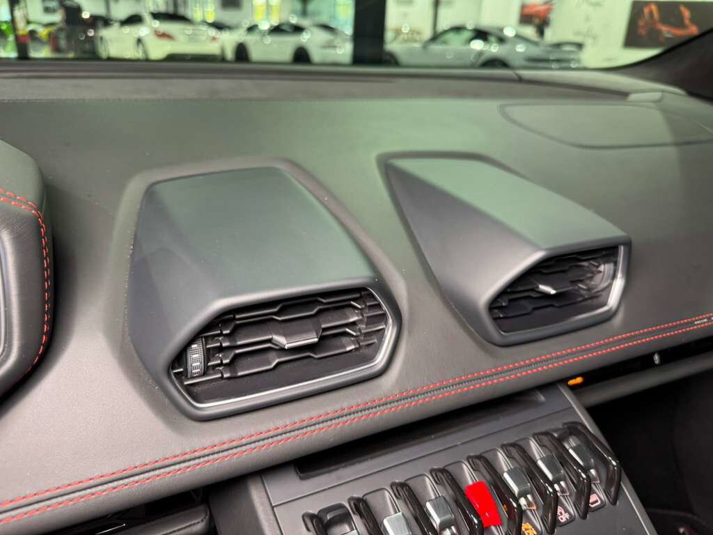 2020 Lamborghini Huracan EVO ALL-WHEEL DRIVE! leather/alcantara interior, Sensonum hi-fi audio system AND MUCH MORE!! Fort Lauderdale FL