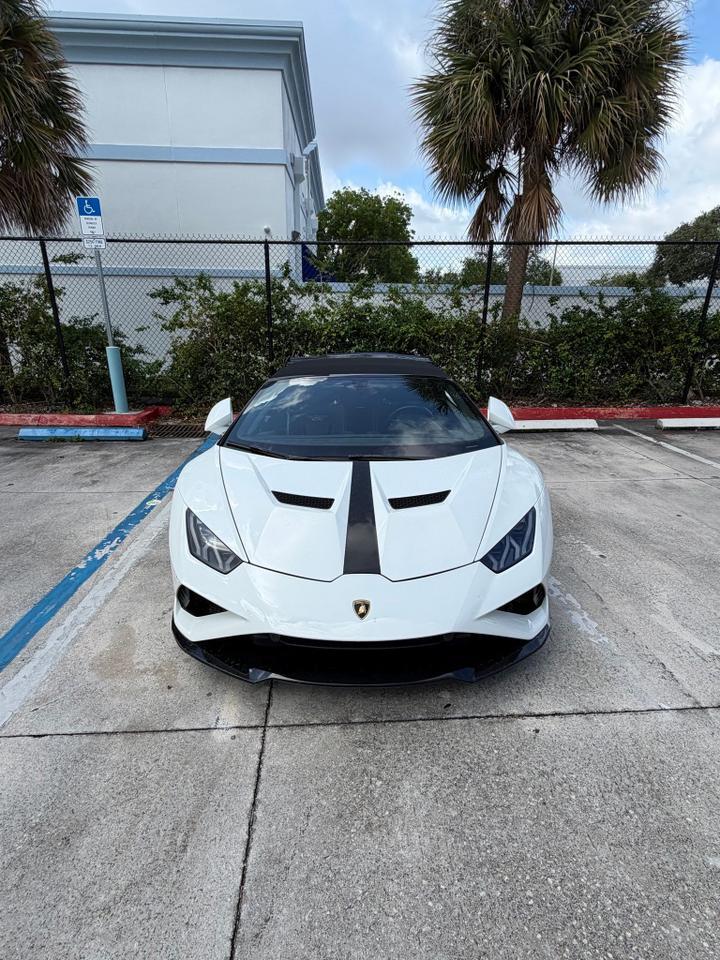 2020 Lamborghini Huracan EVO Base