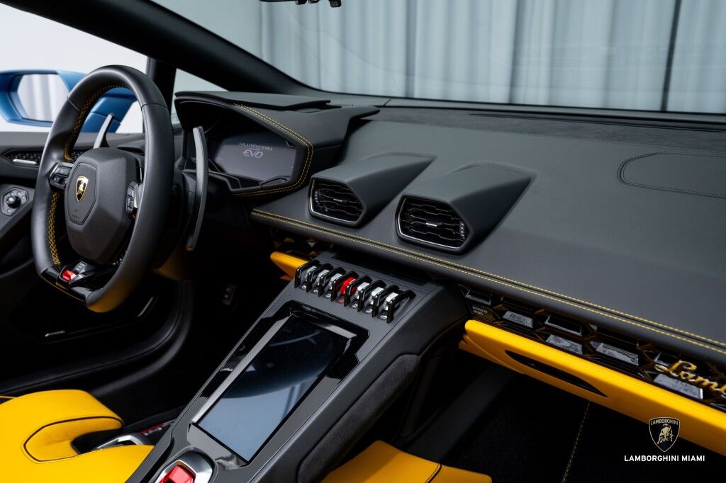 2020 Lamborghini Huracan EVO RWD Spyder North Miami Beach FL