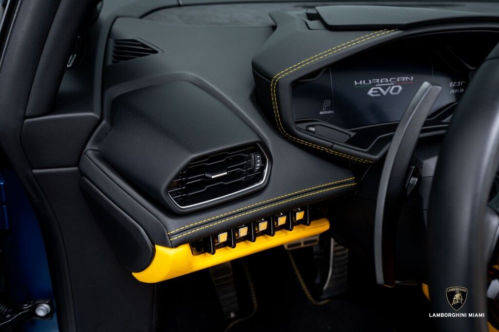 2020 Lamborghini Huracan EVO RWD Spyder North Miami Beach FL