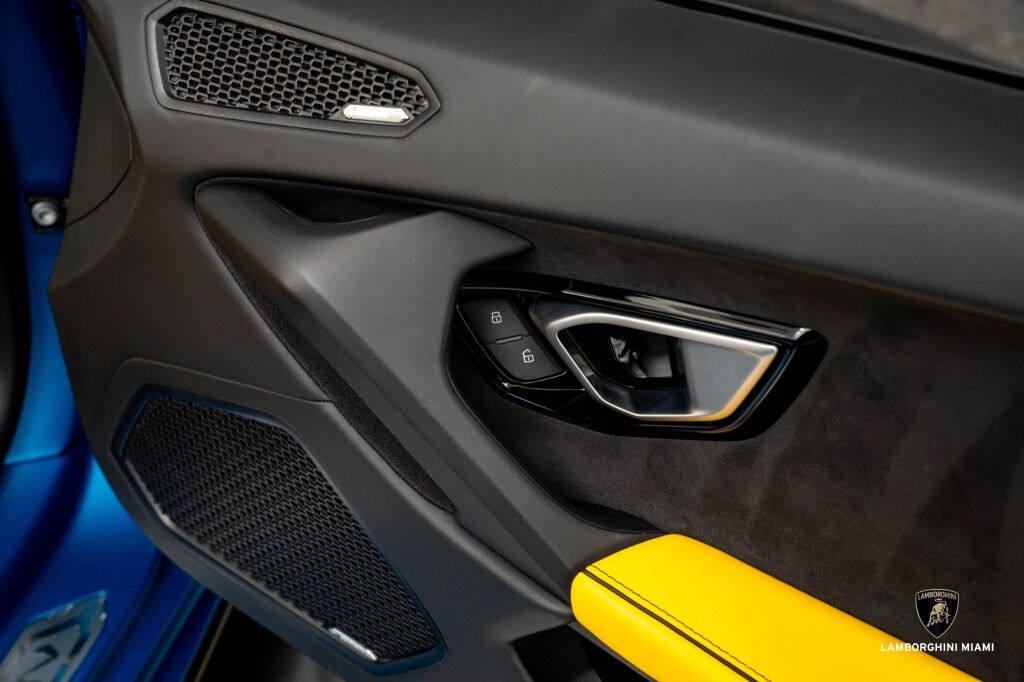 2020 Lamborghini Huracan EVO RWD Spyder North Miami Beach FL