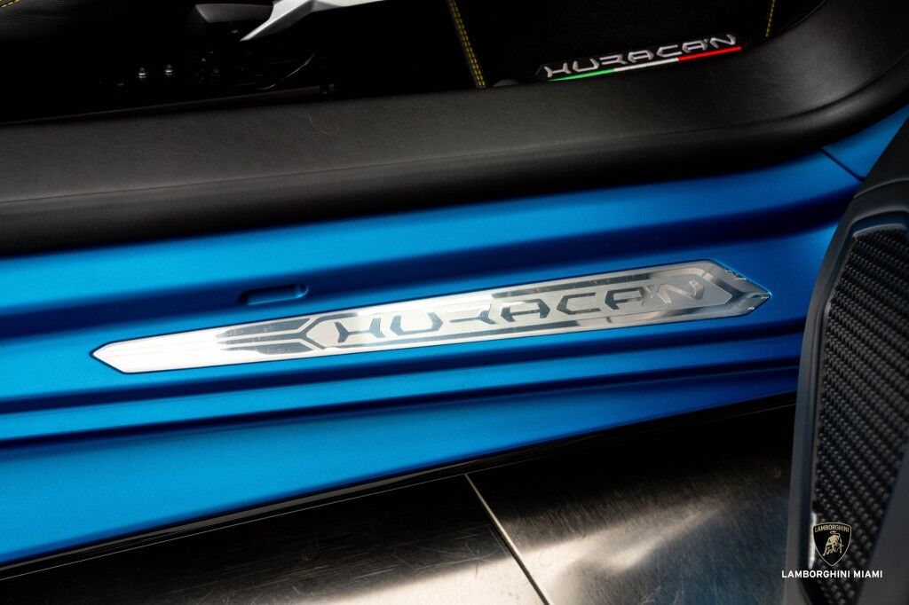 2020 Lamborghini Huracan EVO RWD Spyder North Miami Beach FL