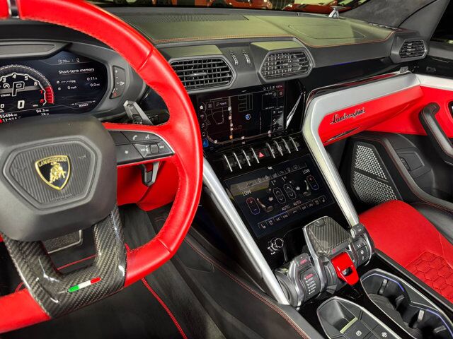 2020 Lamborghini Urus panoramic roof, Ad Personam interior, Bang & Olufsen audio AND MUCH MORE!! Fort Lauderdale FL