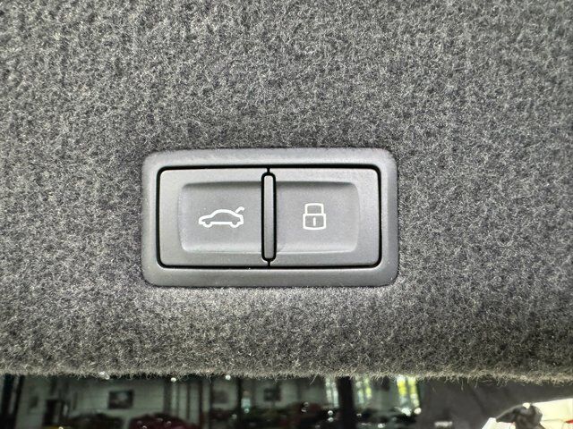 2020 Lamborghini Urus panoramic roof, Ad Personam interior, Bang & Olufsen audio AND MUCH MORE!! Fort Lauderdale FL