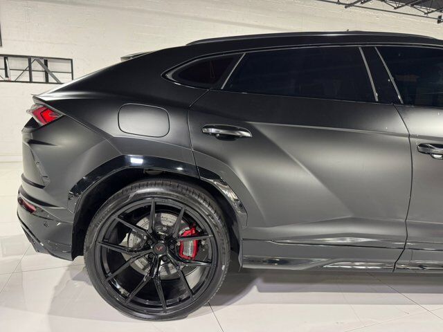 2020 Lamborghini Urus panoramic roof, Ad Personam interior, Bang & Olufsen audio AND MUCH MORE!! Fort Lauderdale FL
