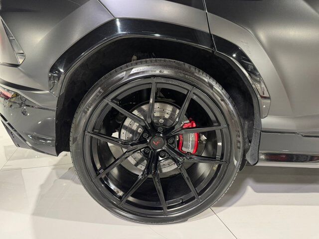 2020 Lamborghini Urus panoramic roof, Ad Personam interior, Bang & Olufsen audio AND MUCH MORE!! Fort Lauderdale FL