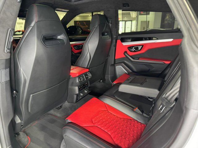 2020 Lamborghini Urus panoramic roof, Ad Personam interior, Bang & Olufsen audio AND MUCH MORE!! Fort Lauderdale FL