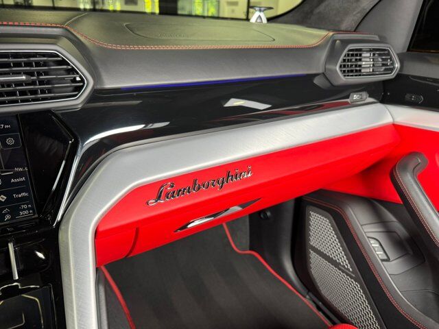 2020 Lamborghini Urus panoramic roof, Ad Personam interior, Bang & Olufsen audio AND MUCH MORE!! Fort Lauderdale FL