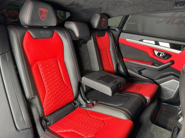 2020 Lamborghini Urus panoramic roof, Ad Personam interior, Bang & Olufsen audio AND MUCH MORE!! Fort Lauderdale FL