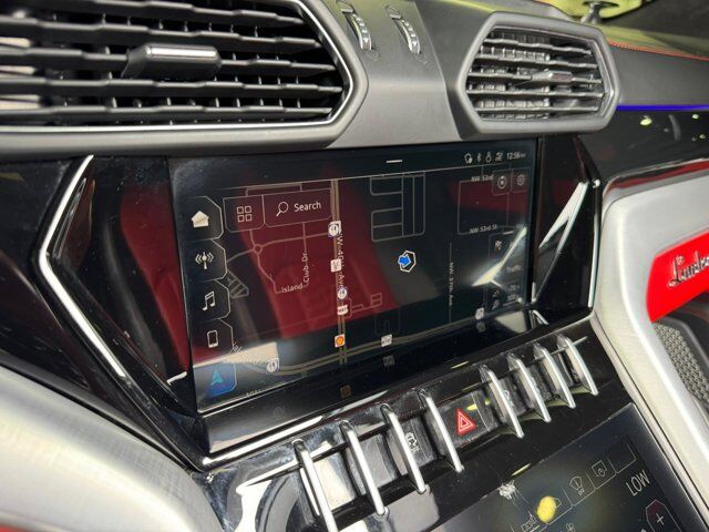 2020 Lamborghini Urus panoramic roof, Ad Personam interior, Bang & Olufsen audio AND MUCH MORE!! Fort Lauderdale FL