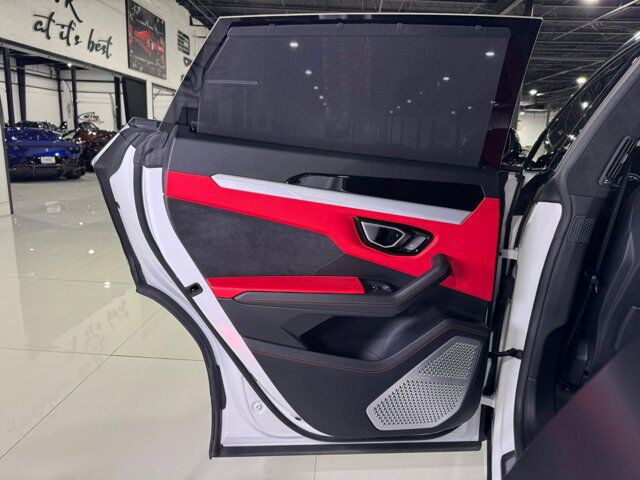2020 Lamborghini Urus panoramic roof, Ad Personam interior, Bang & Olufsen audio AND MUCH MORE!! Fort Lauderdale FL