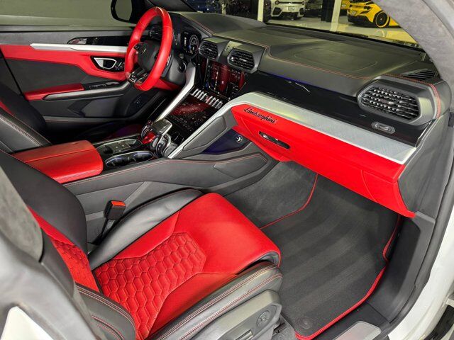 2020 Lamborghini Urus panoramic roof, Ad Personam interior, Bang & Olufsen audio AND MUCH MORE!! Fort Lauderdale FL