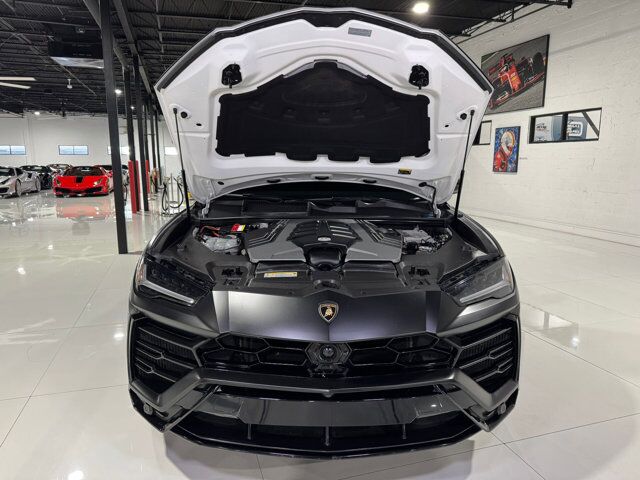 2020 Lamborghini Urus panoramic roof, Ad Personam interior, Bang & Olufsen audio AND MUCH MORE!! Fort Lauderdale FL