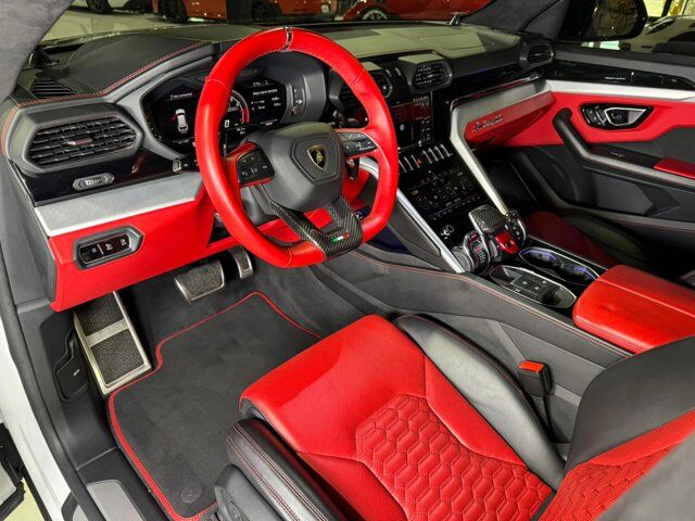 2020 Lamborghini Urus panoramic roof, Ad Personam interior, Bang & Olufsen audio AND MUCH MORE!! Fort Lauderdale FL