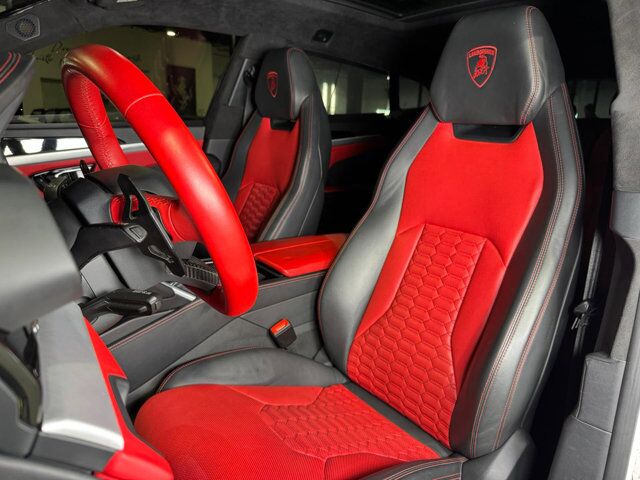 2020 Lamborghini Urus panoramic roof, Ad Personam interior, Bang & Olufsen audio AND MUCH MORE!! Fort Lauderdale FL