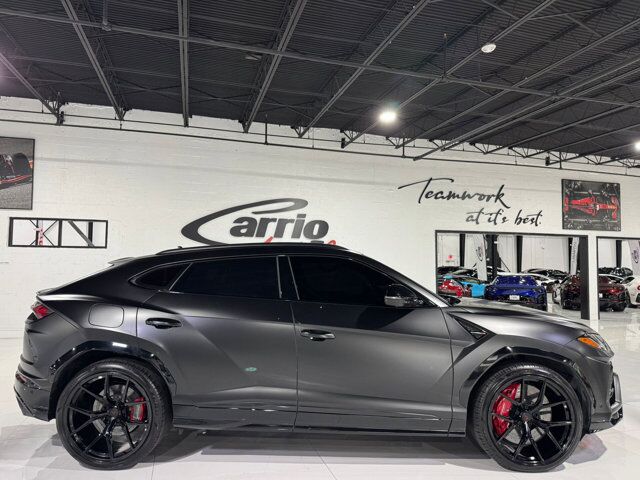 2020 Lamborghini Urus panoramic roof, Ad Personam interior, Bang & Olufsen audio AND MUCH MORE!! Fort Lauderdale FL