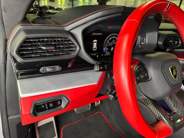 2020 Lamborghini Urus panoramic roof, Ad Personam interior, Bang & Olufsen audio AND MUCH MORE!! Fort Lauderdale FL
