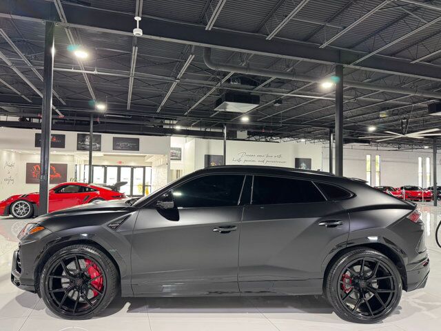 2020 Lamborghini Urus panoramic roof, Ad Personam interior, Bang & Olufsen audio AND MUCH MORE!! Fort Lauderdale FL