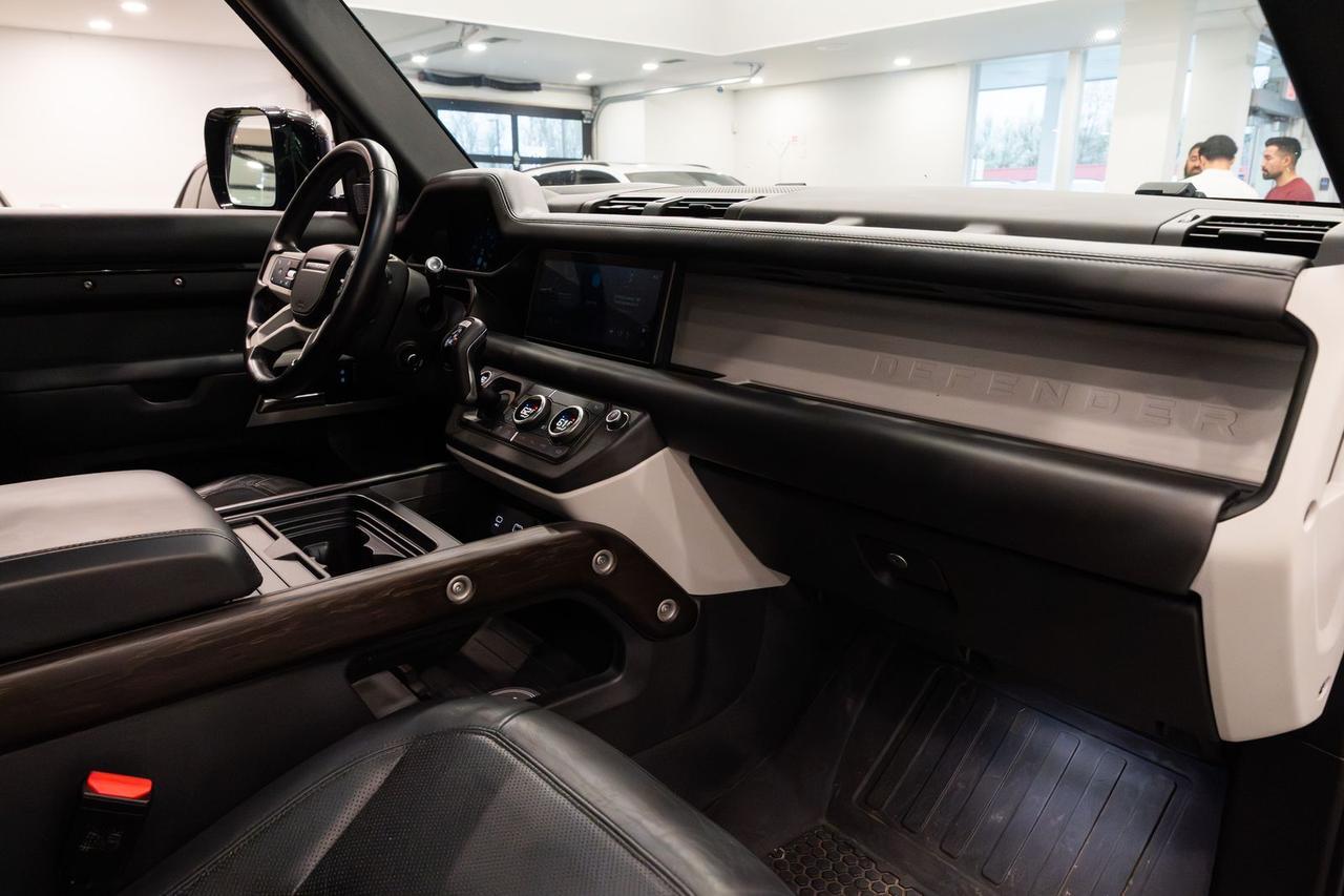 2020 Land Rover Defender 110 HSE Gladstone OR