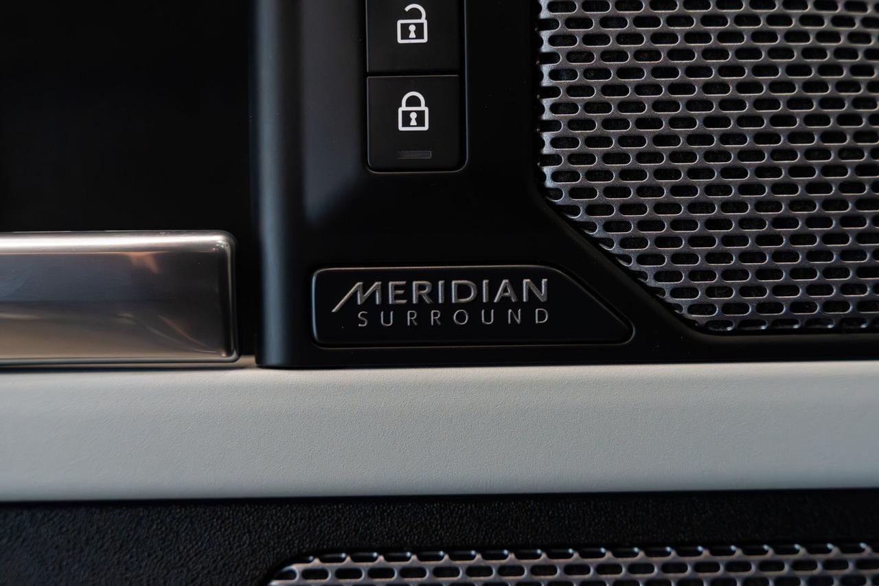 2020 Land Rover Defender 110 HSE Gladstone OR