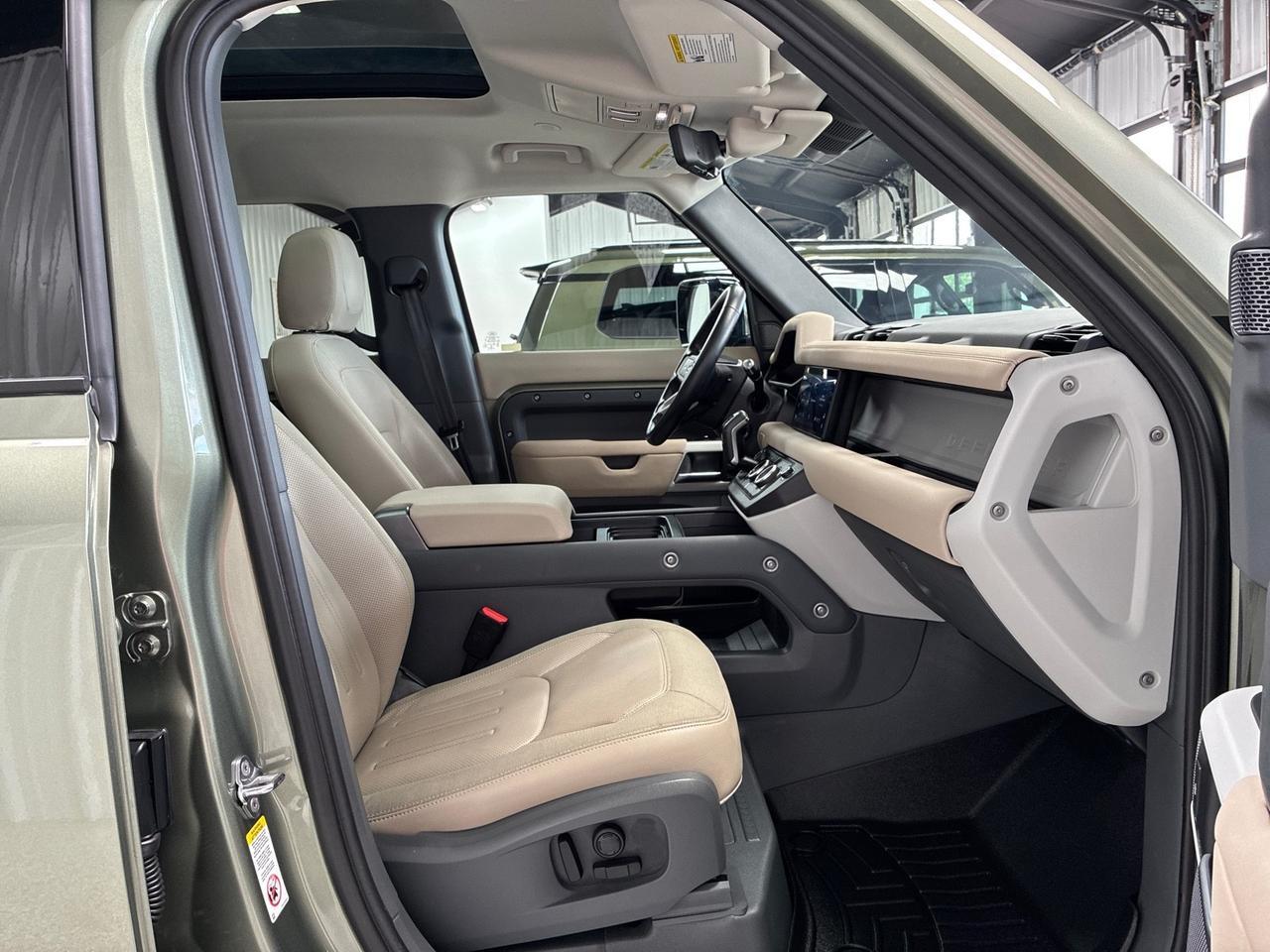 2020 Land Rover Defender SE, Driver Assist Pack, Off-Road Pack, Towing Pack, Pano Roof, Heat & Cool Seats Houston TX