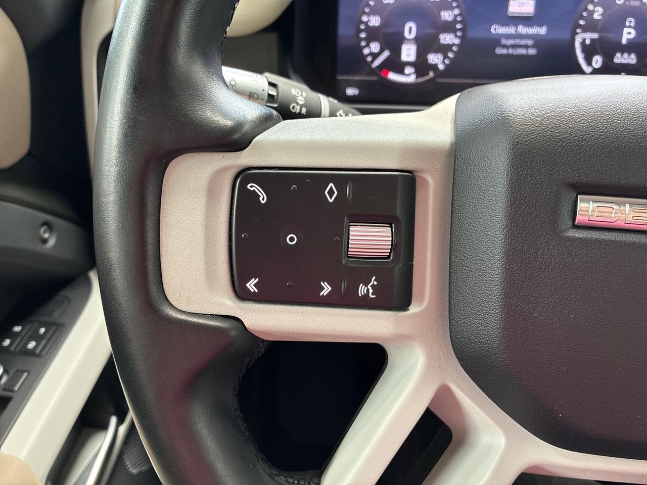 2020 Land Rover Defender SE, Driver Assist Pack, Off-Road Pack, Towing Pack, Pano Roof, Heat & Cool Seats Houston TX
