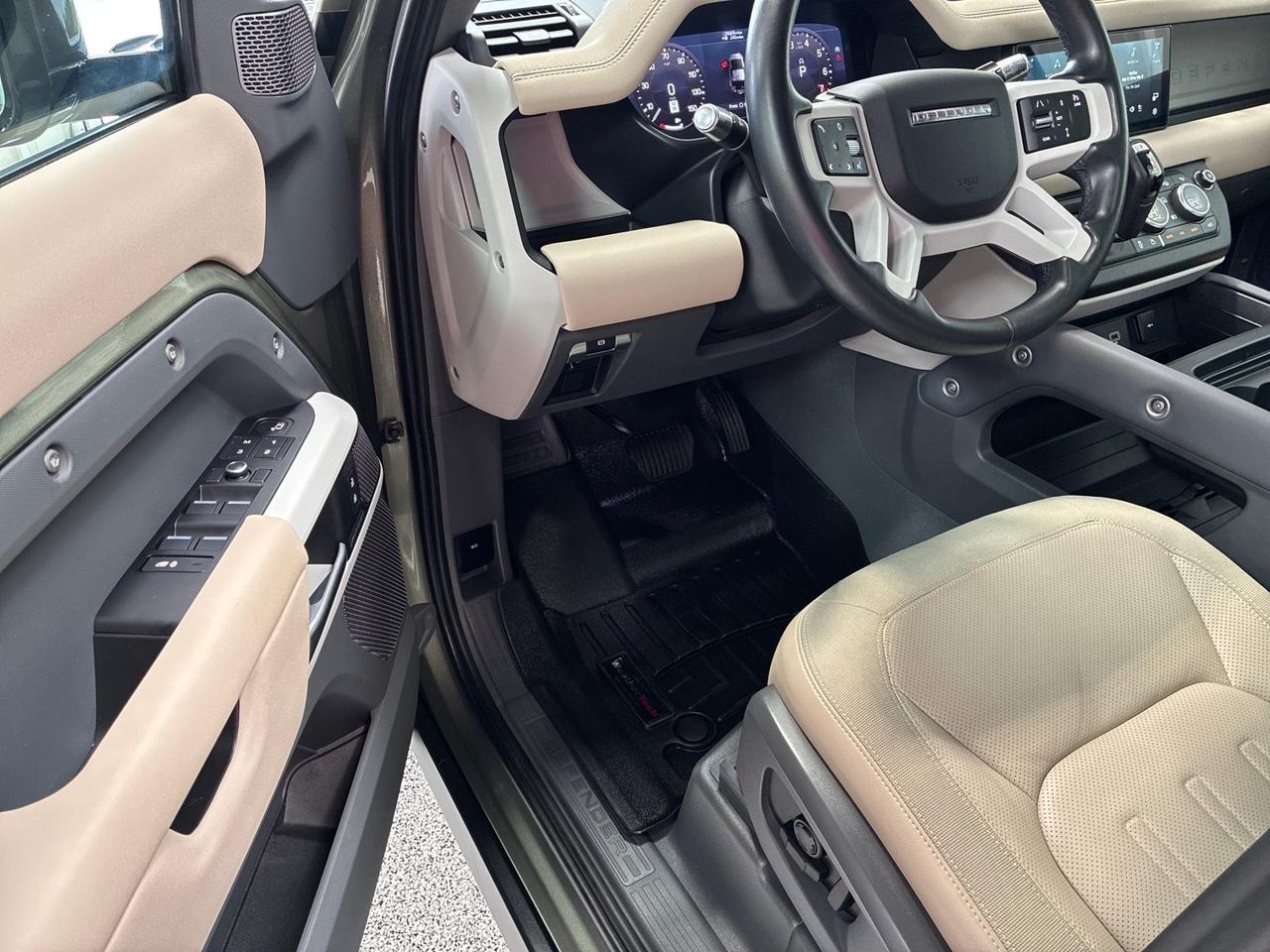 2020 Land Rover Defender SE, Driver Assist Pack, Off-Road Pack, Towing Pack, Pano Roof, Heat & Cool Seats Houston TX