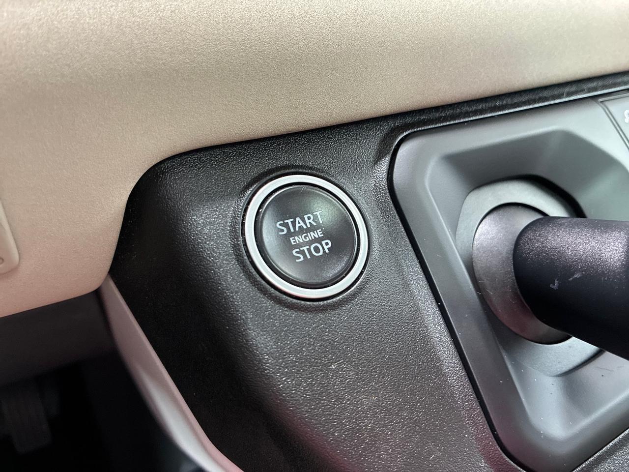 2020 Land Rover Defender SE, Driver Assist Pack, Off-Road Pack, Towing Pack, Pano Roof, Heat & Cool Seats Houston TX