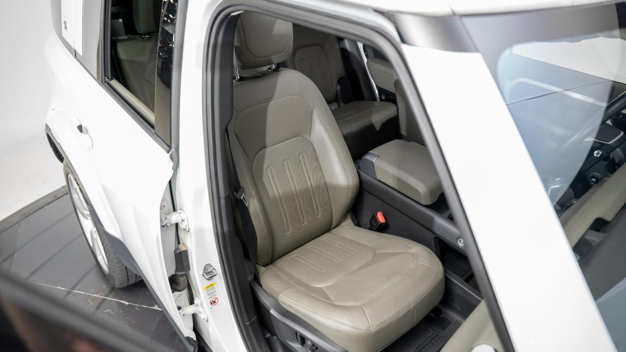 2020 Land Rover Defender SE Franklin TN