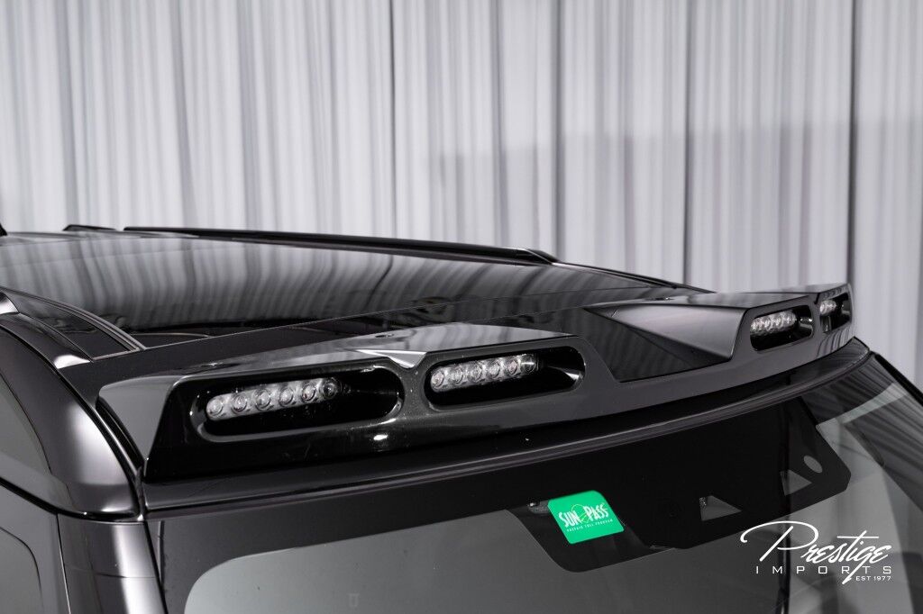 2020 Land Rover Defender SE