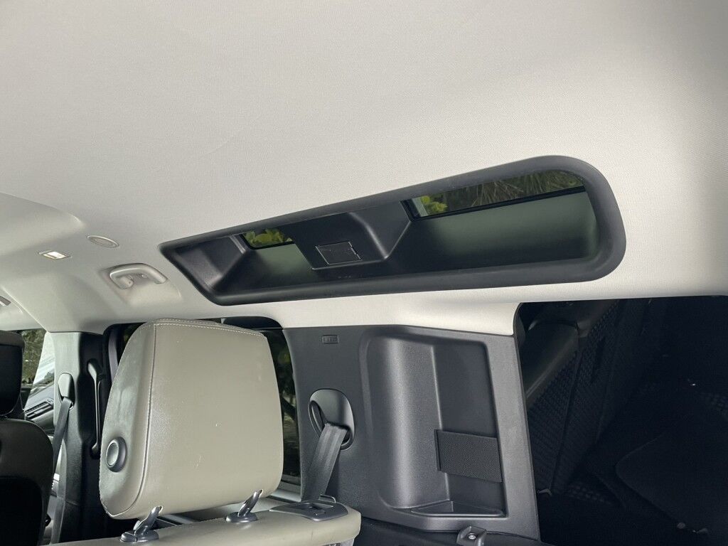 2020 Land Rover Defender SE~ONLINE FINANCE~BLUETOOTH~CAMERA SYSTEM~FRONT BUCKET SEATS~LEATHER SEATS~MEMORIZED SEAT SETTINGS~NAVIGATION~POWER SEATS~PREMIUM SOUND SYSTEM Sarasota FL