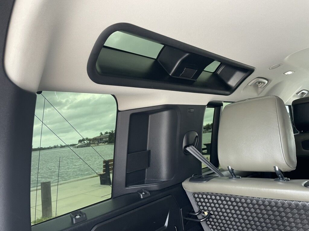 2020 Land Rover Defender SE~ONLINE FINANCE~BLUETOOTH~CAMERA SYSTEM~FRONT BUCKET SEATS~LEATHER SEATS~MEMORIZED SEAT SETTINGS~NAVIGATION~POWER SEATS~PREMIUM SOUND SYSTEM Sarasota FL