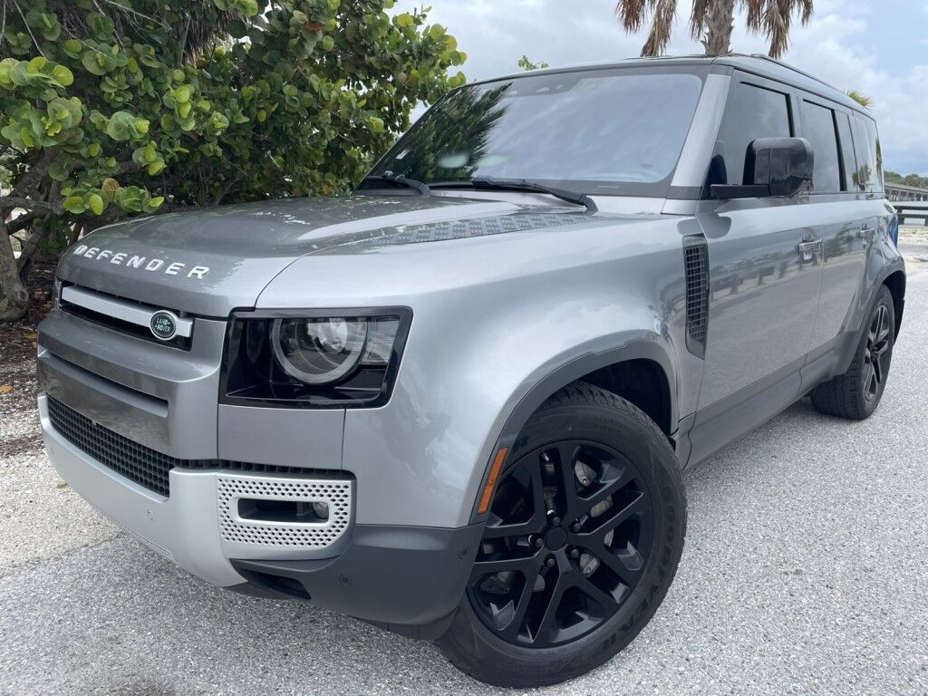 2020 Land Rover Defender SE~ONLINE FINANCE~BLUETOOTH~CAMERA SYSTEM~FRONT BUCKET SEATS~LEATHER SEATS~MEMORIZED SEAT SETTINGS~NAVIGATION~POWER SEATS~PREMIUM SOUND SYSTEM