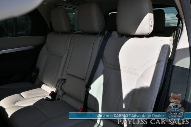 2020 Land Rover Discovery Landmark Edition / AWD / Front & Rear Heated Leather Seats / Heated Steering Wheel / Dual Sunroofs / Navigation / Meridian Speakers / Forward Collision & Blind Spot Alert / 3rd Row / Seats 7 / 21 MPG Anchorage AK