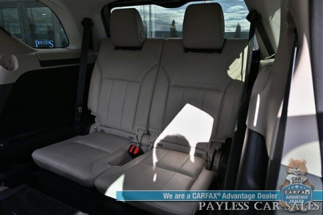 2020 Land Rover Discovery Landmark Edition / AWD / Front & Rear Heated Leather Seats / Heated Steering Wheel / Dual Sunroofs / Navigation / Meridian Speakers / Forward Collision & Blind Spot Alert / 3rd Row / Seats 7 / 21 MPG Anchorage AK