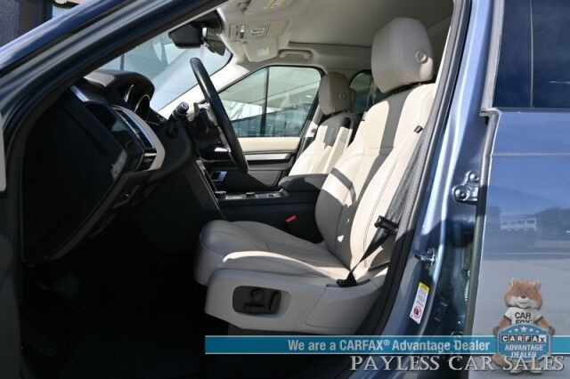 2020 Land Rover Discovery Landmark Edition / AWD / Front & Rear Heated Leather Seats / Heated Steering Wheel / Dual Sunroofs / Navigation / Meridian Speakers / Forward Collision & Blind Spot Alert / 3rd Row / Seats 7 / 21 MPG Anchorage AK