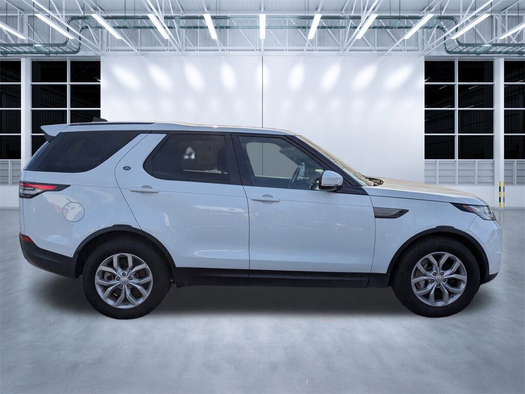 2020 Land Rover Discovery SE