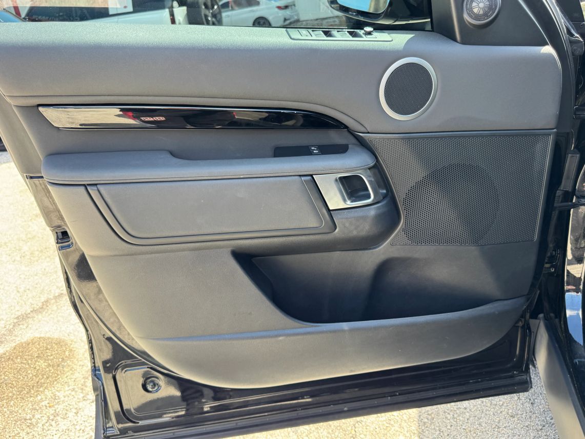 2020 Land Rover Discovery SE Sport Utility 4D