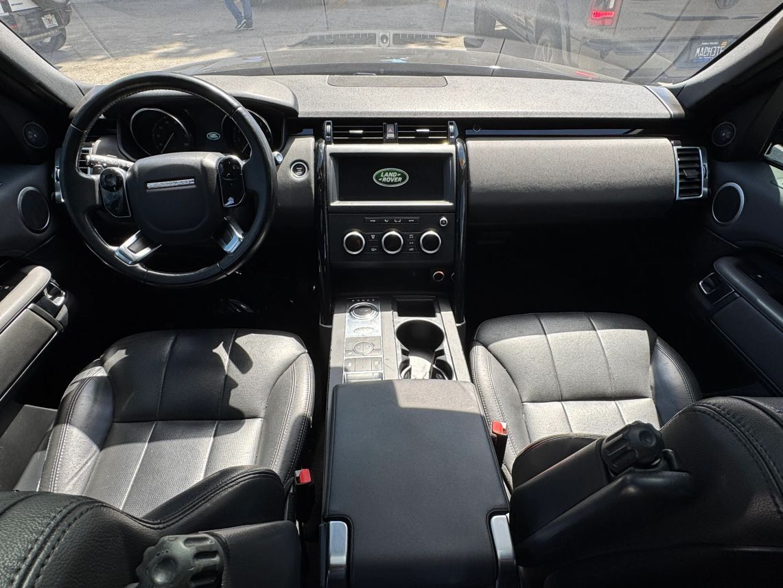 2020 Land Rover Discovery SE Sport Utility 4D