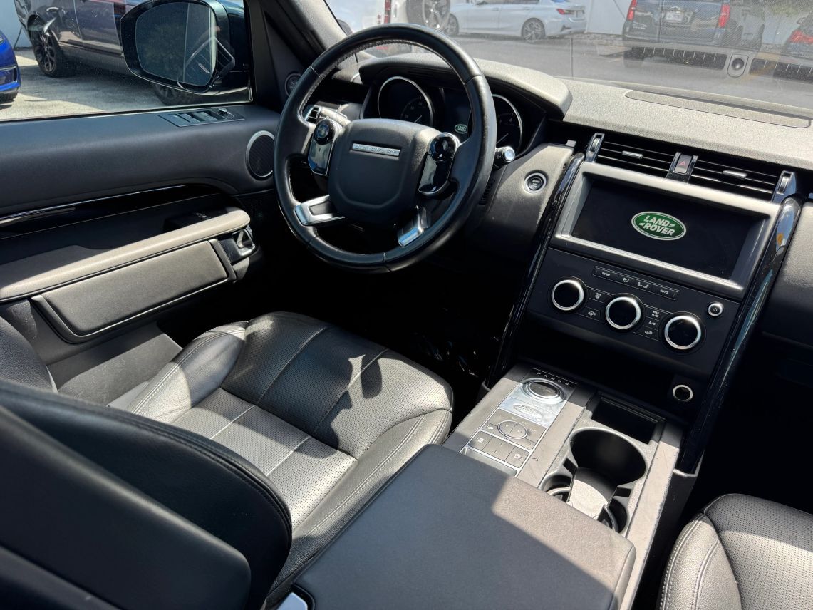 2020 Land Rover Discovery SE Sport Utility 4D