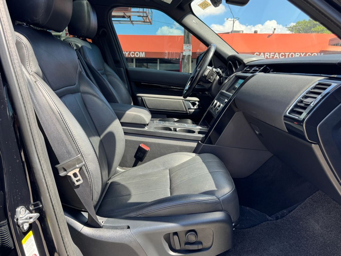 2020 Land Rover Discovery SE Sport Utility 4D