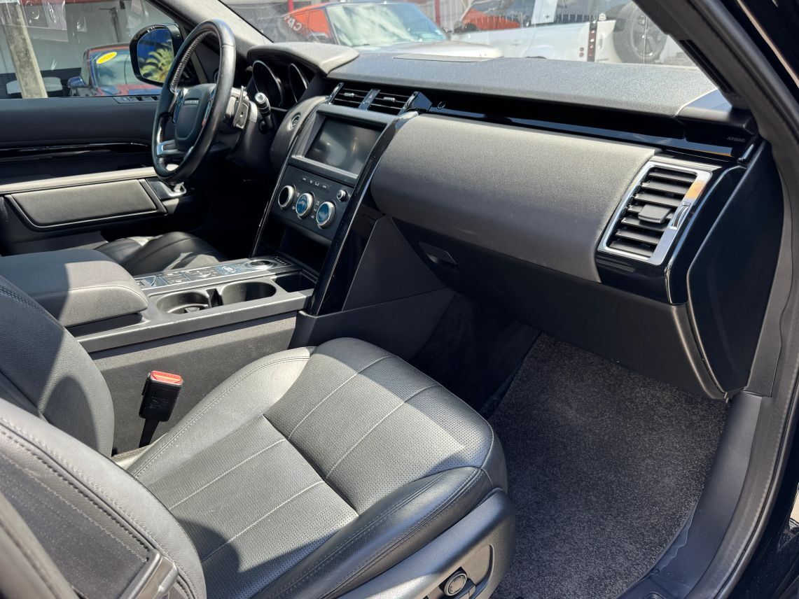 2020 Land Rover Discovery SE Sport Utility 4D