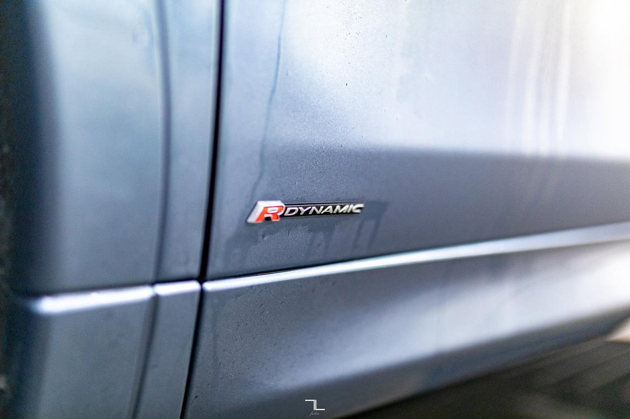 2020 Land Rover Discovery Sport AWD R-Dynamic SE Leather Roof Nav BCam Red Deer AB