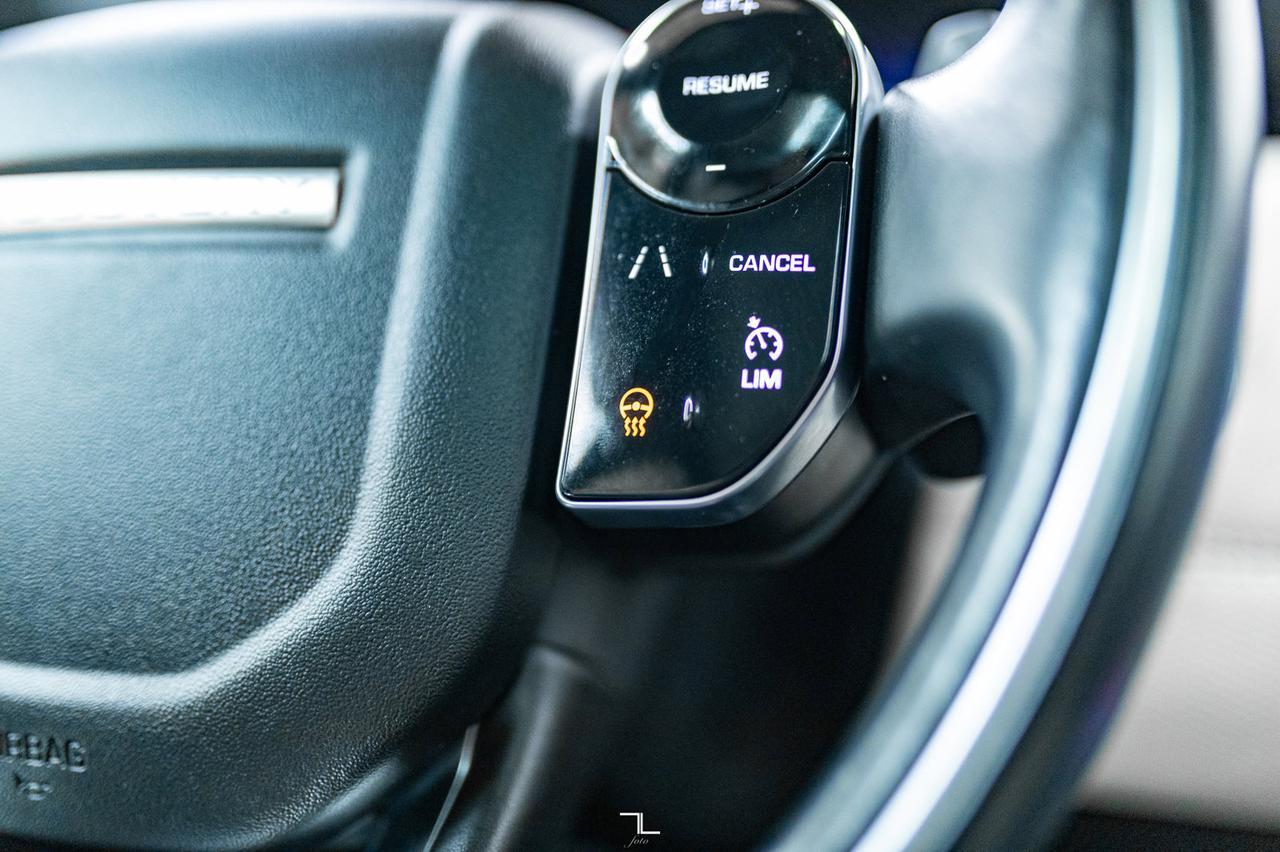 2020 Land Rover Discovery Sport AWD R-Dynamic SE Leather Roof Nav BCam Red Deer AB