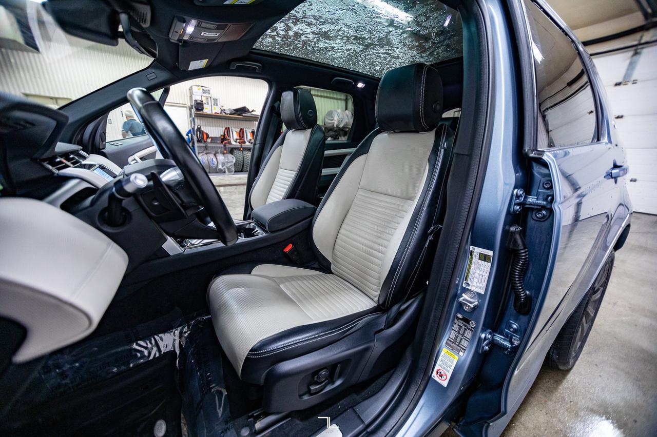 2020 Land Rover Discovery Sport AWD R-Dynamic SE Leather Roof Nav BCam Red Deer AB