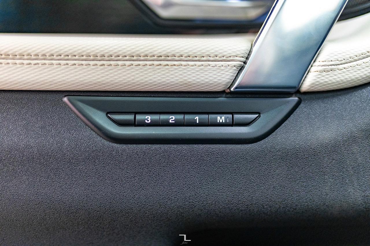 2020 Land Rover Discovery Sport AWD R-Dynamic SE Leather Roof Nav BCam Red Deer AB