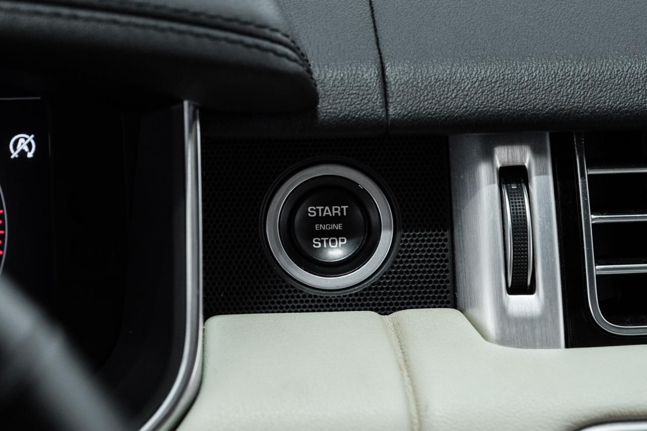 2020 Land Rover Range Rover 4WD BLIND SPOT ASSIST NAVIGATION PANORAMA LEATHER HEATED SEATS REAR CAMERA Carrollton TX