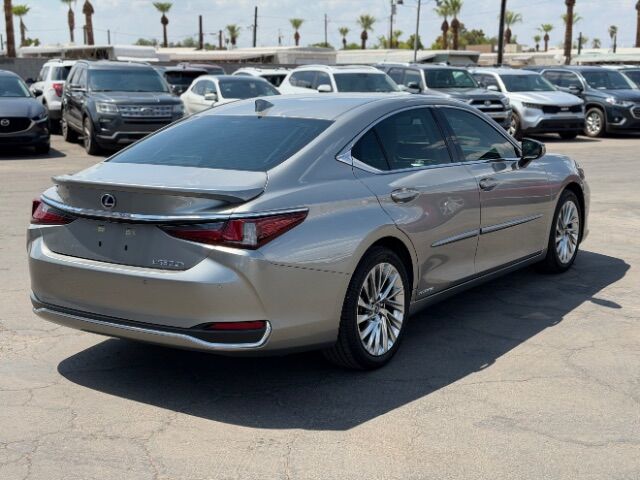 2020 Lexus ES 300h Luxury